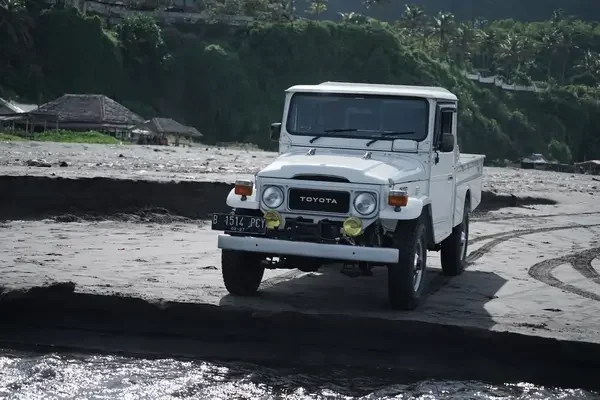 FJ 45 PANTAI (3) FJ 45 PANTAI (3)
